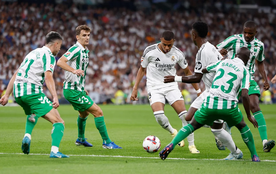 Real Madrid vs Real Betis (02:30 &#8211; 02/09) | Xem lại trận đấu